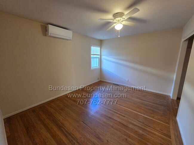 Building Photo - Charming home near Montgomery Village~  2bd/1ba, plus large bonus room~ 1397 sq ft home