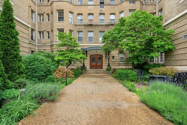 Building Photo - 3220 17th St NW
