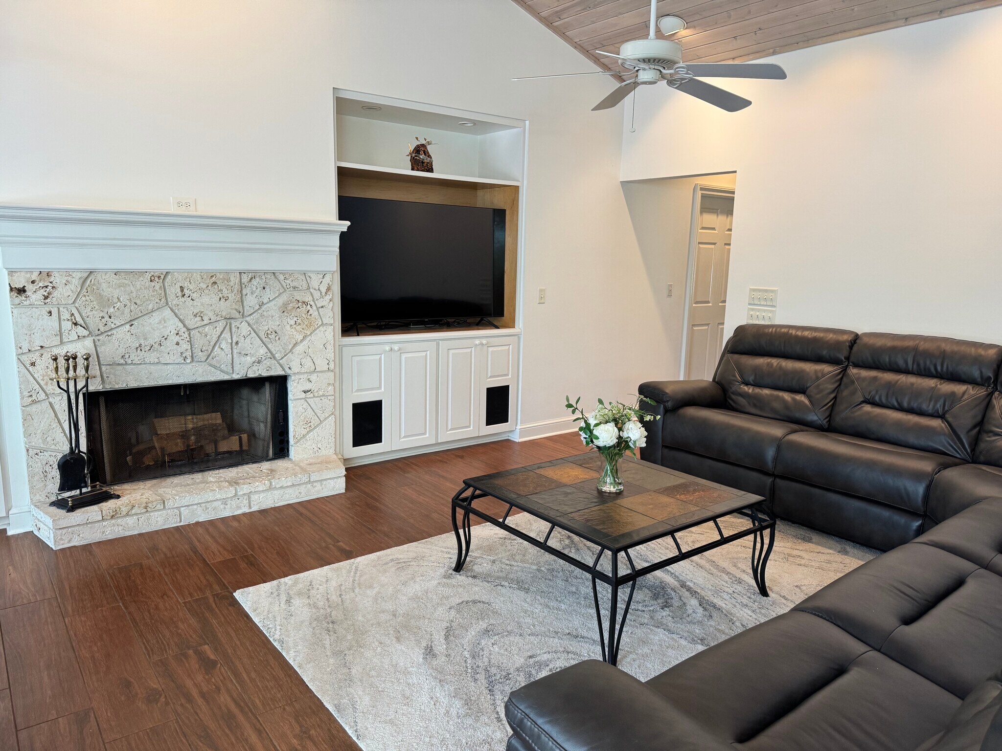 Building Photo - 4885 13th Ln