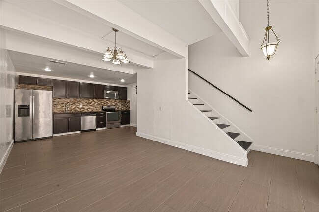 Building Photo - 5929 Queensloch Dr