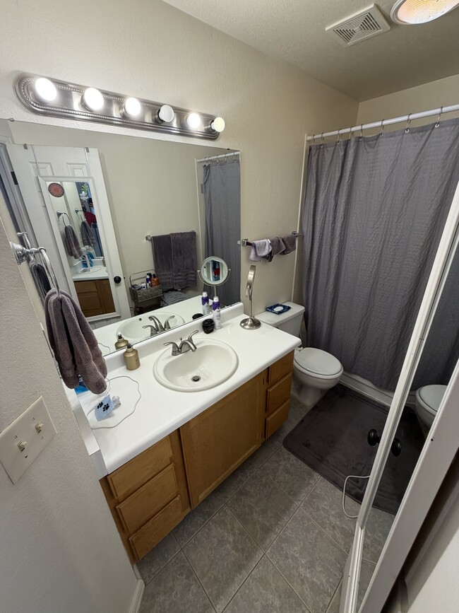 Building Photo - 4268 Stoneridge Dr