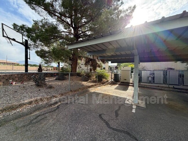 Building Photo - 425 E 1050 S