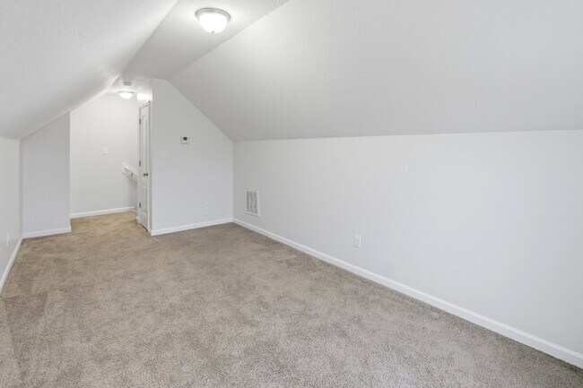 Building Photo - 124 Regatta Way