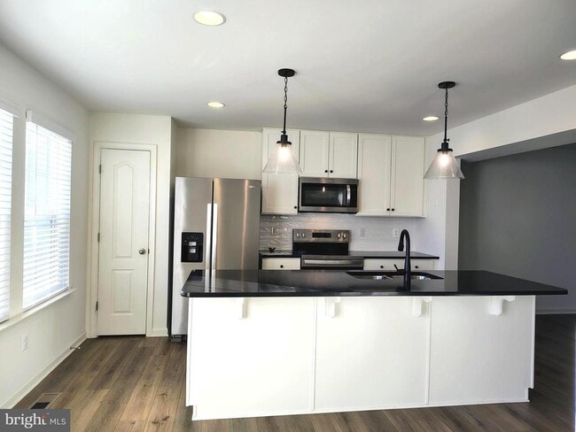 Building Photo - 136 Tuxford Rd