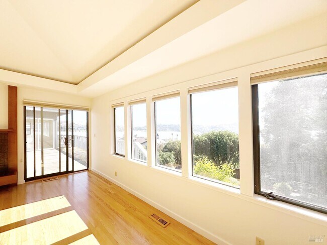 Building Photo - 172 Great Cir Dr