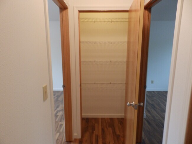 Building Photo - 36246 Irelands Way Cir