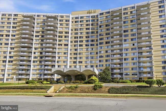 Building Photo - 301 N Beauregard St