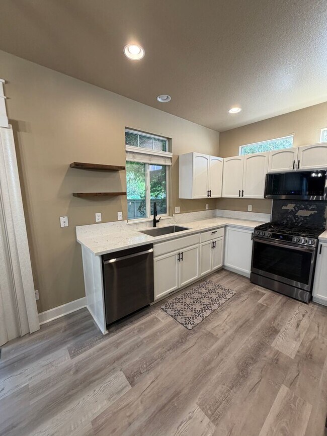 Building Photo - BEAUTIFUL 3 Bed | 2.5 Bath Home with Modern Updates, AC & 2-Car Garage