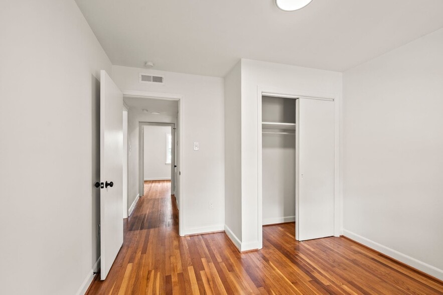 Building Photo - 1640 W Northwest Blvd