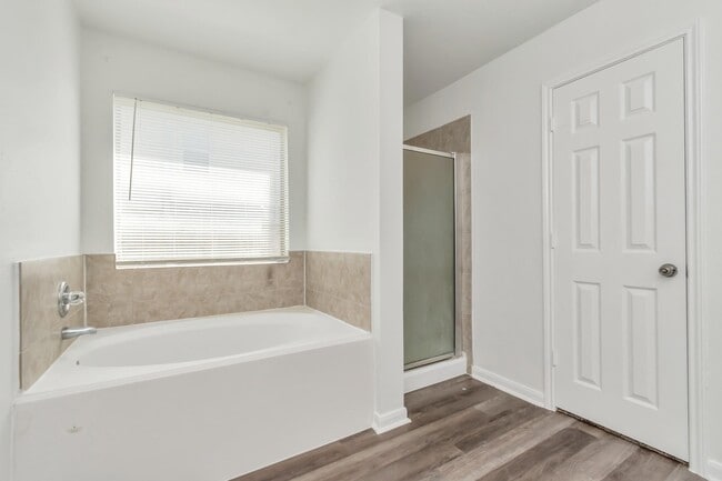 Building Photo - 7019 Parkford Meadow Dr