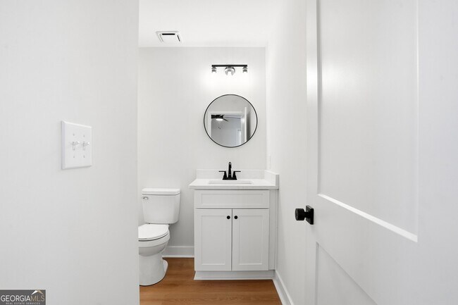 Building Photo - 127 Perry St