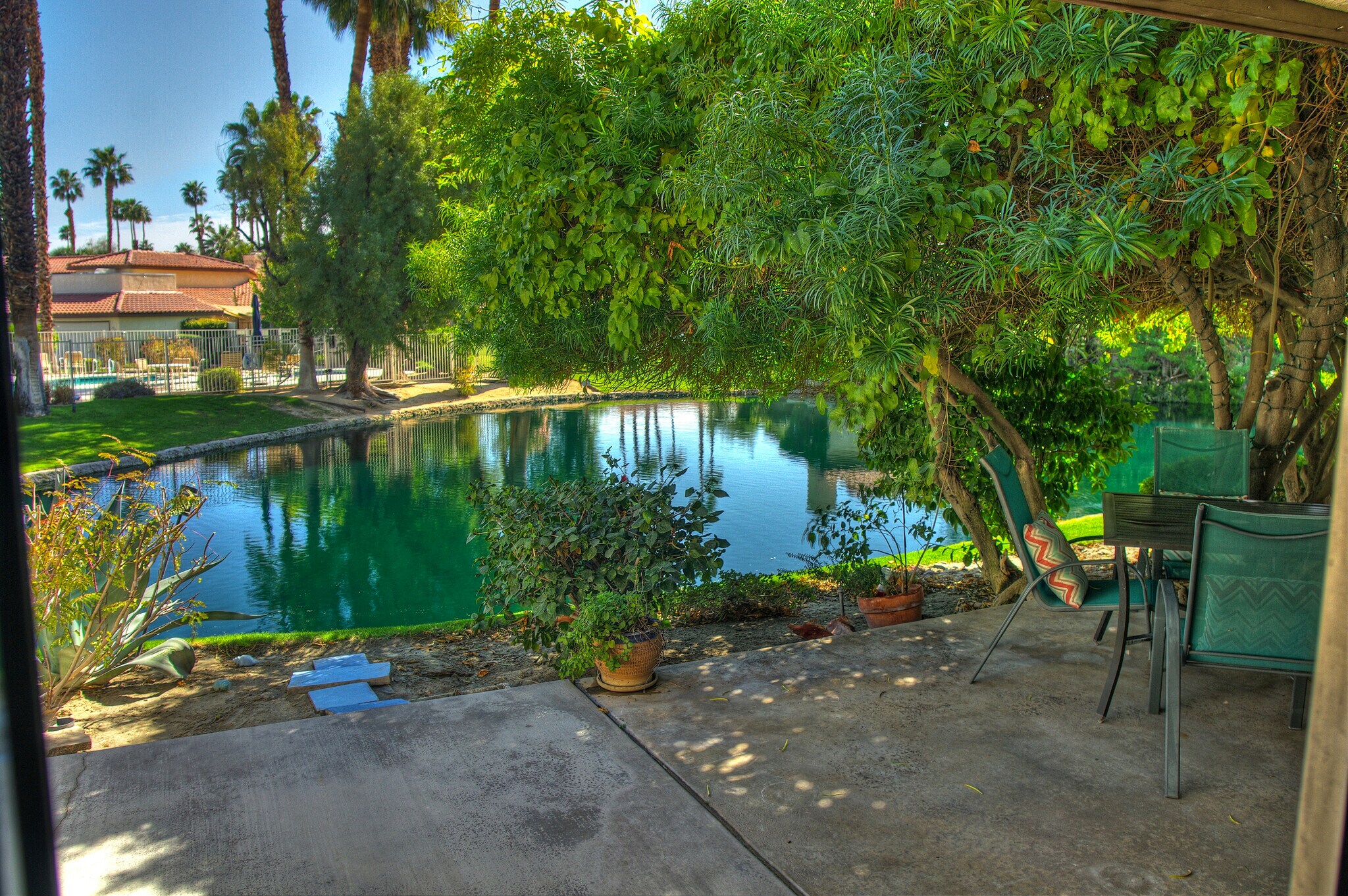 Building Photo - 140 Willow Lake Dr