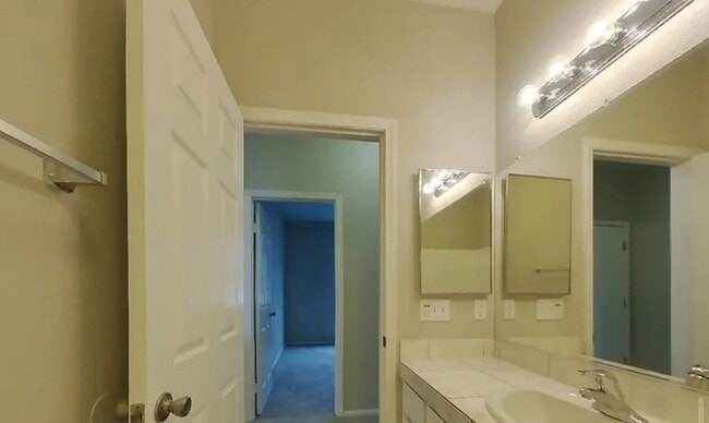 Building Photo - 740 Pino Ave