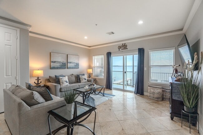 Building Photo - 7039 Kingston Cove Ln