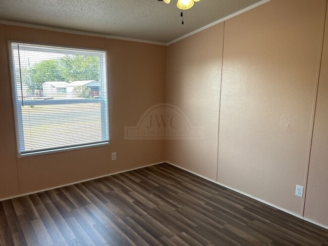 Building Photo - 5013 Tiffany Cir