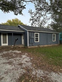 Building Photo - 140 Lopez St