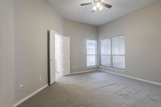 Building Photo - 5923 Flintshire Ct