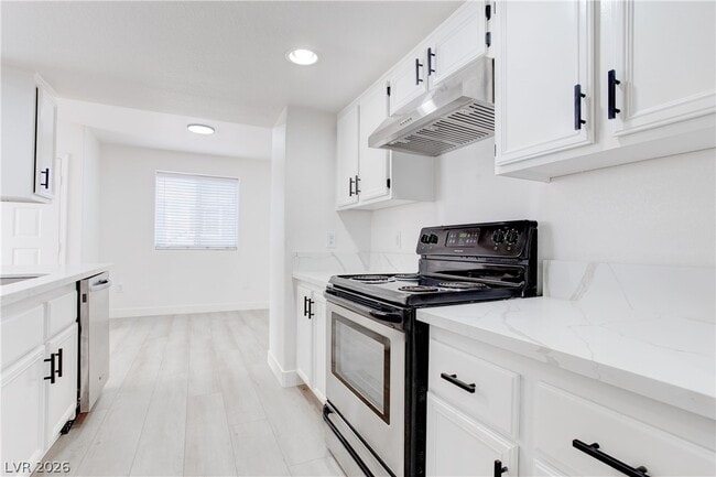 Building Photo - 5792 Ambassador Ave