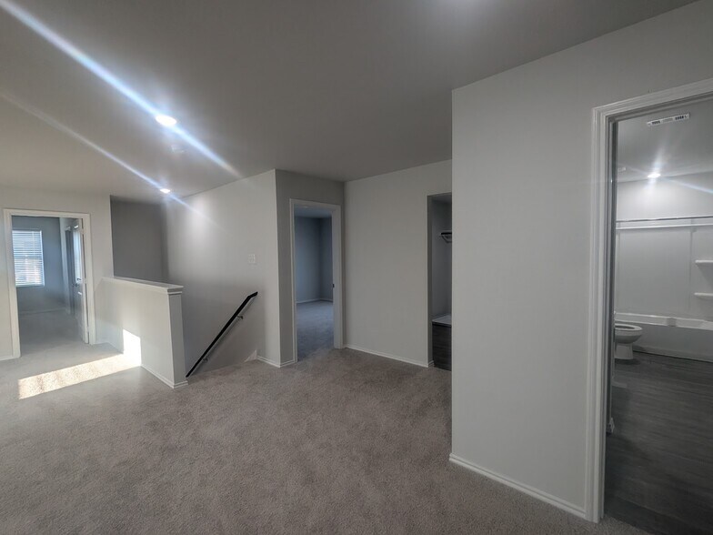 Building Photo - 509 Tall Mdws Dr