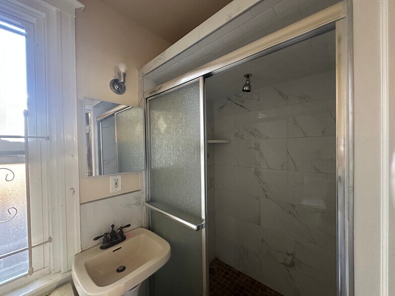 Main Bathroom - 4115 L St