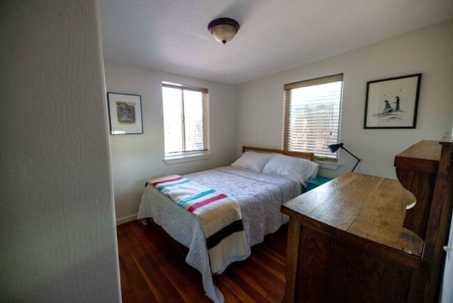 Building Photo - Modern Comfort with Fireplace & Yard | 2BR...