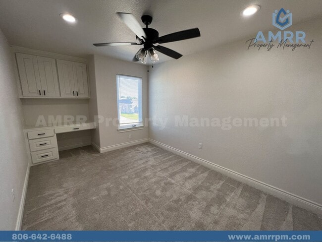 Building Photo - Easy Living with AMRR: Beautiful 4-Bedroom Home Near HEB