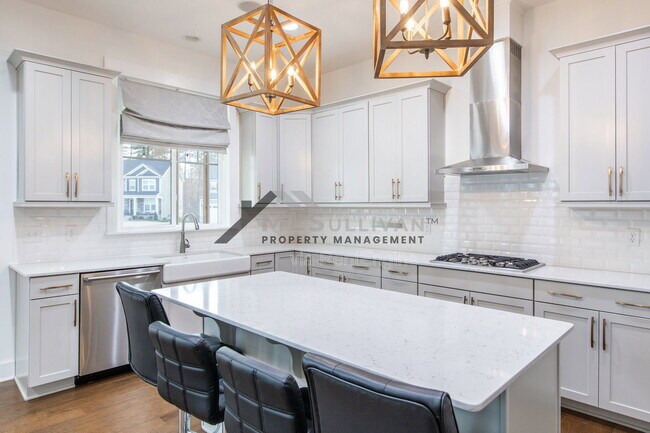 Building Photo - 1121 Crested Jay Dr