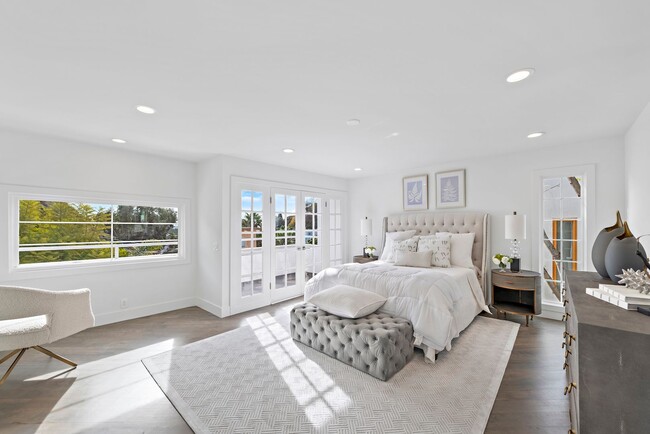 Building Photo - Beautifully Renovated Hollywood Hills House