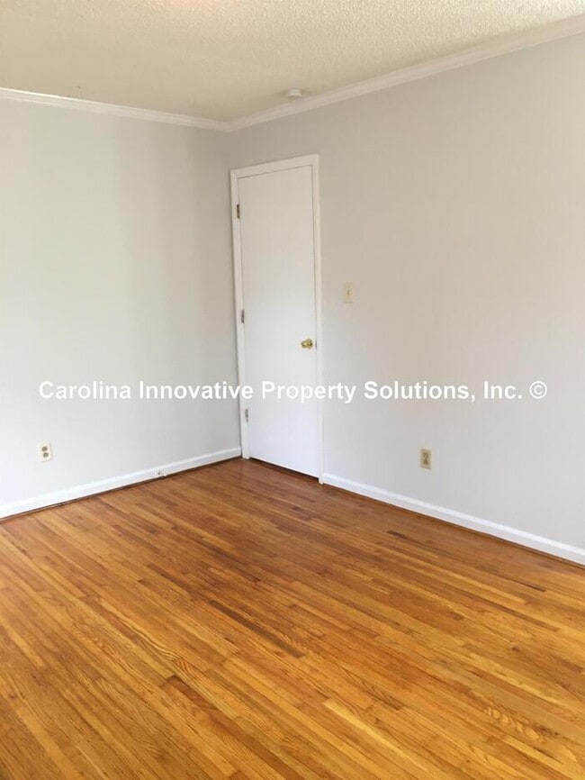 Building Photo - 7622 Helmdale Ave