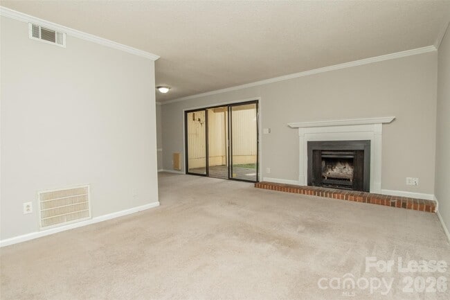 Building Photo - 7922 Horse Chestnut Ln