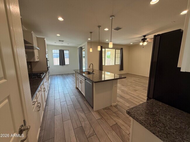 Building Photo - 263 E Lantana Dr