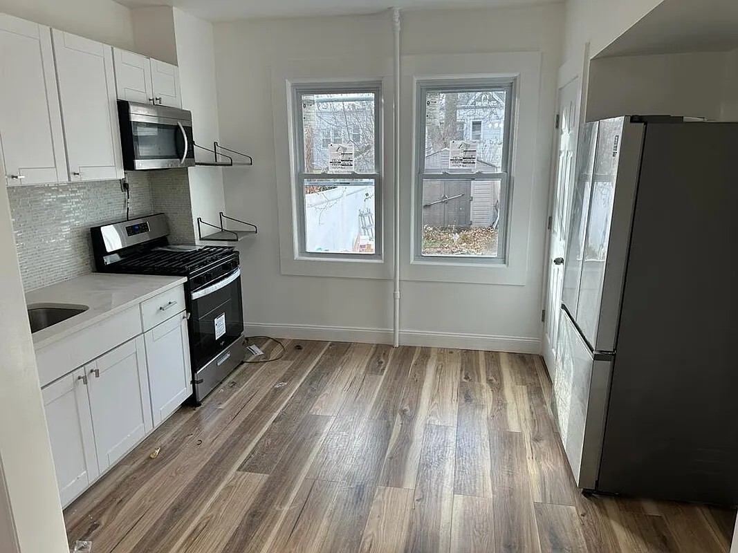 Building Photo - 8412 130th St