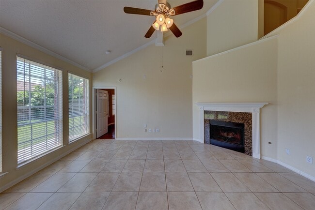 Building Photo - 2610 Ledgebrook Ln