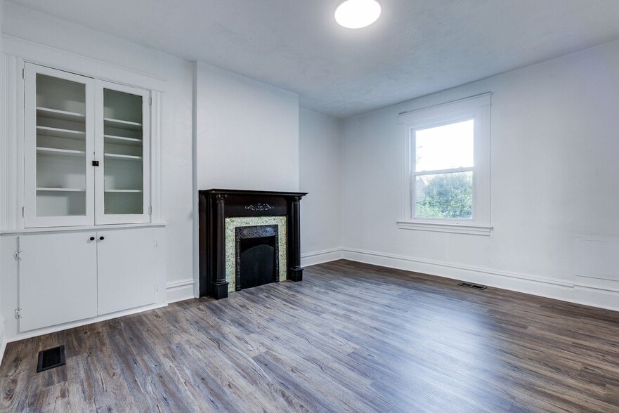 Building Photo - 1430 Rockland Ave