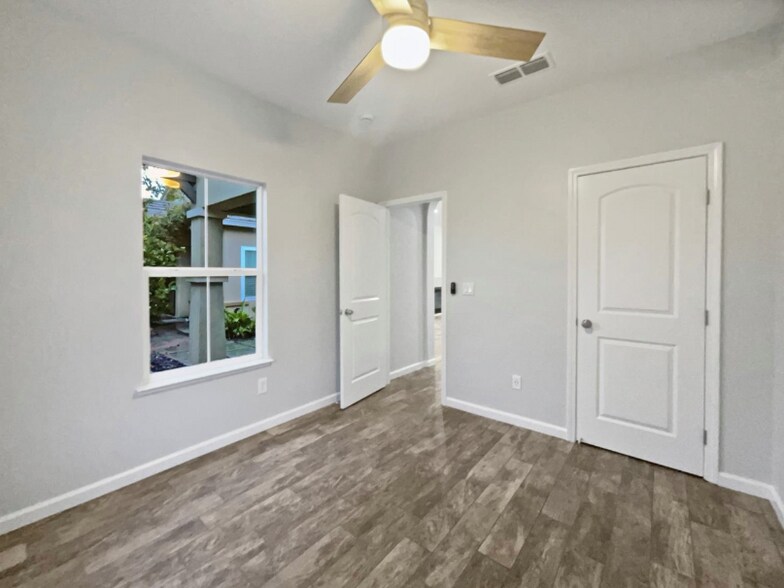 Building Photo - 7525 Muirfield Way