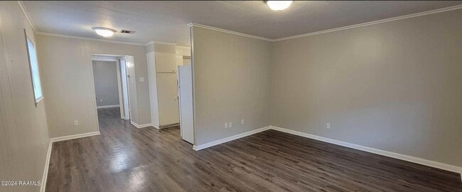 Building Photo - 718 Harding St