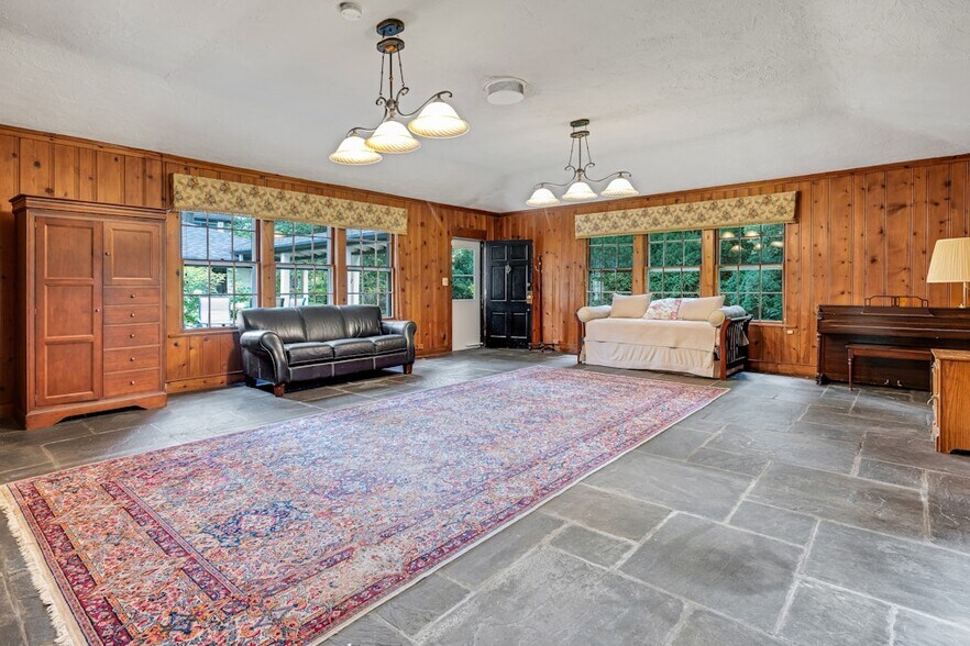 Living Room - 82 Winsor Pl