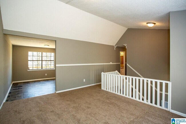 Building Photo - 118 Fox Hollies Blvd