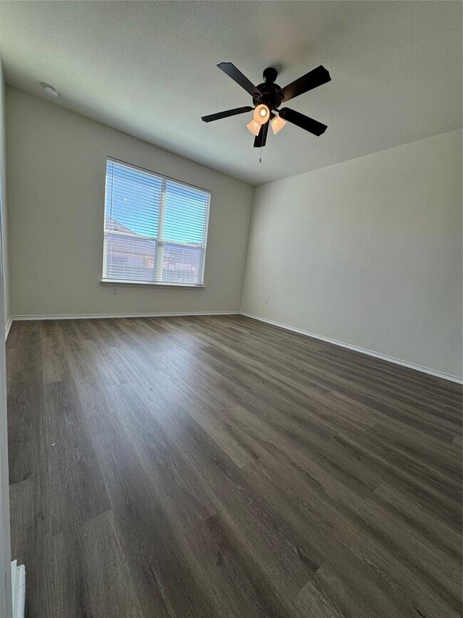 Building Photo - 7607 Lazy Creek Dr