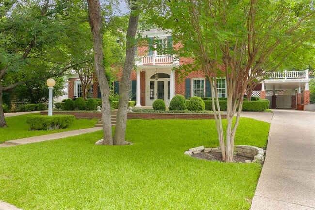 Building Photo - 3001 Hillview Rd