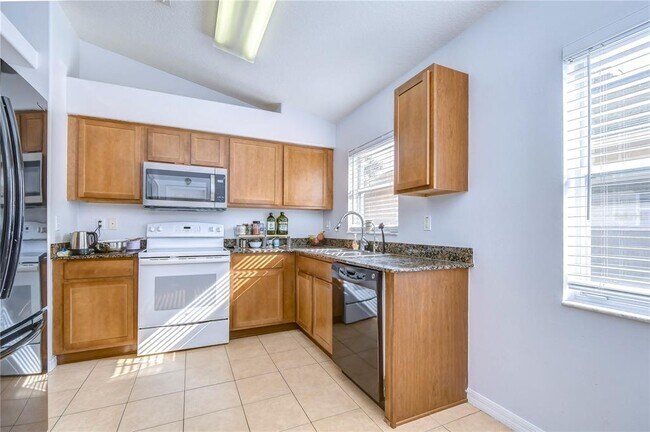 Building Photo - 30847 Bridgegate Dr