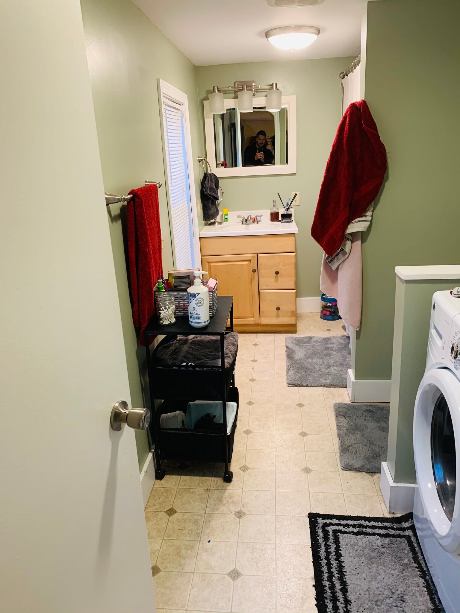 Full bath - 218 Sandhill Rd