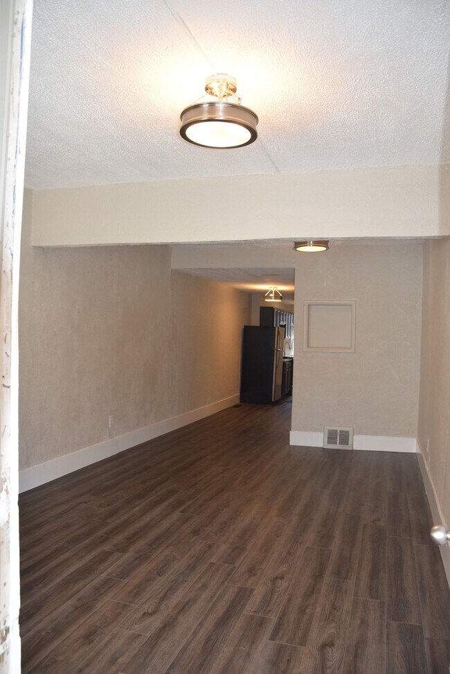 Building Photo - DOWNING3016