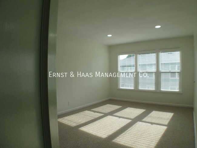 Building Photo - 4541 N Banner Dr