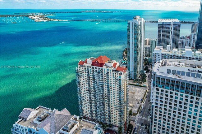 Building Photo - 1155 Brickell Bay Dr