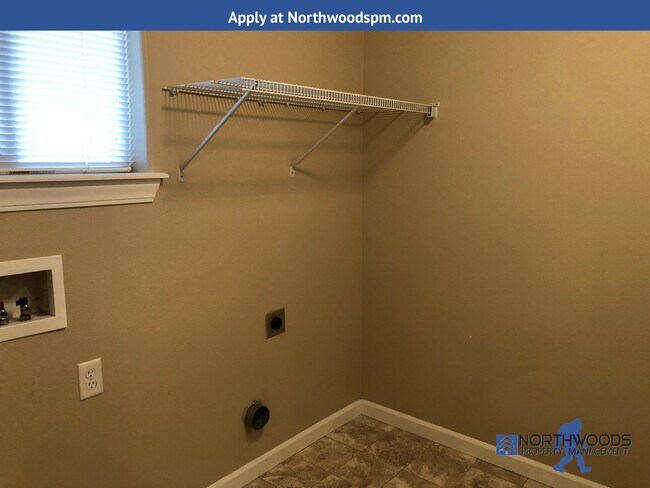 Building Photo - Located in Central Point in a 55 Plus Comm...