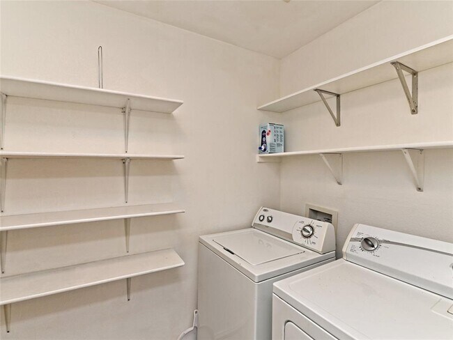 Building Photo - 1020 Skylark Hill Ln