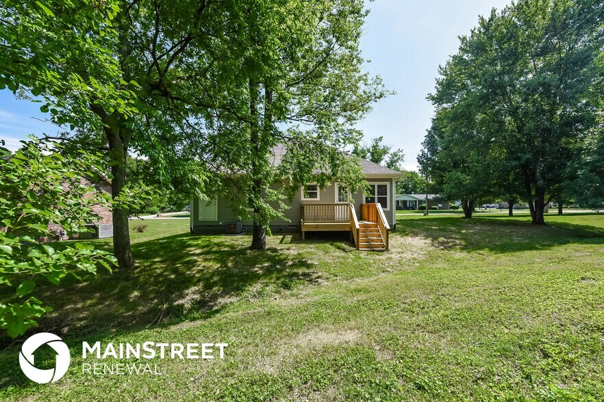 Building Photo - 120 Lynn Dr