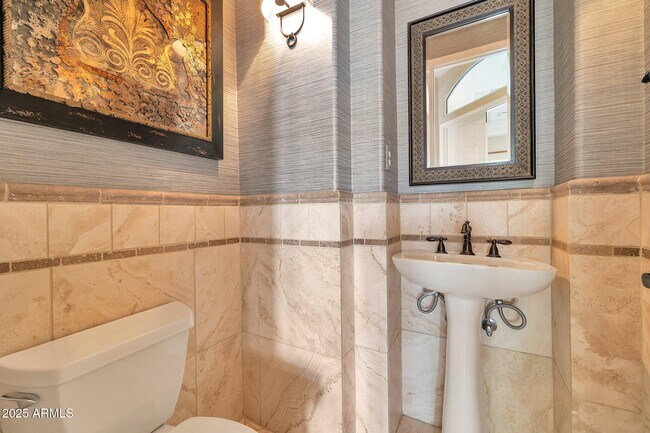 Building Photo - 7694 E Manana Dr