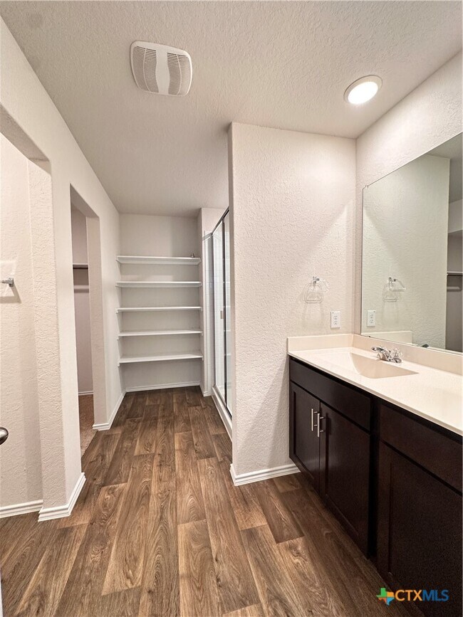 Building Photo - 101 Calgary Ln